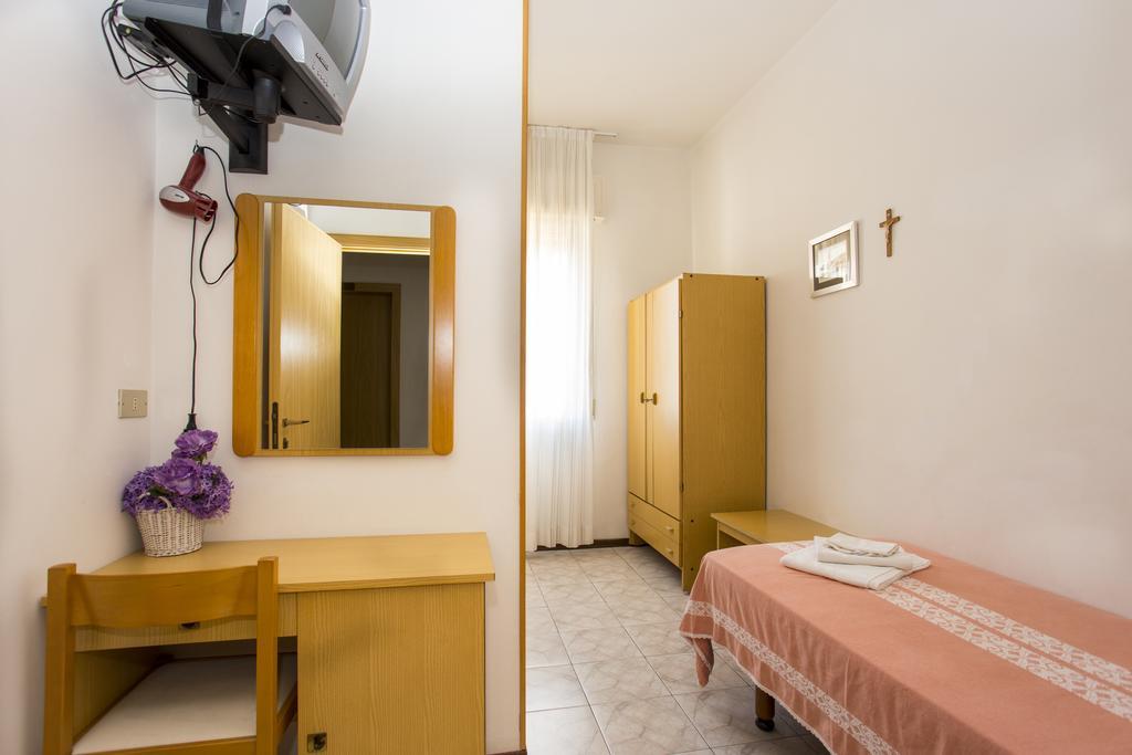 Hotel Lugano Каттолика Номер фото